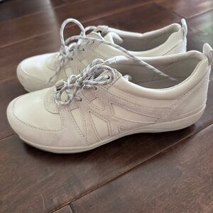 Dansko Hattie Women's White Leather Sneakers size 38 (8 US)